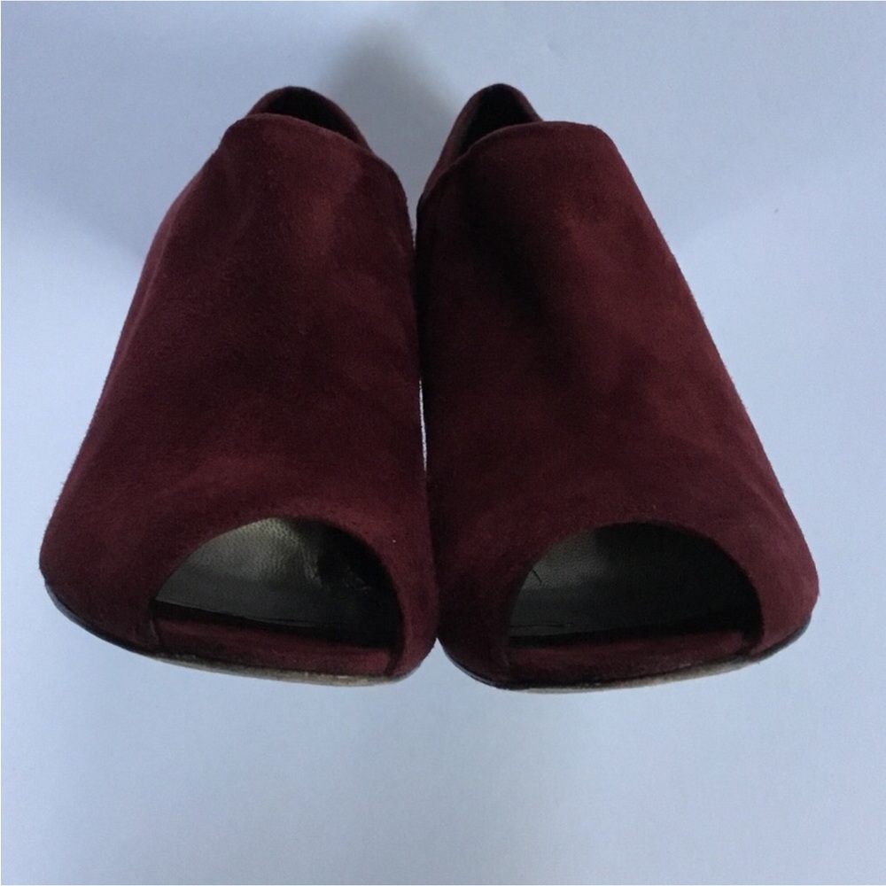 STUART WEITZMAN - Picture 9 of 15